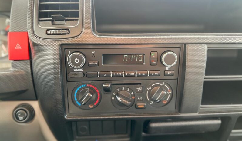 Dongfeng DF-513 con caja lleno